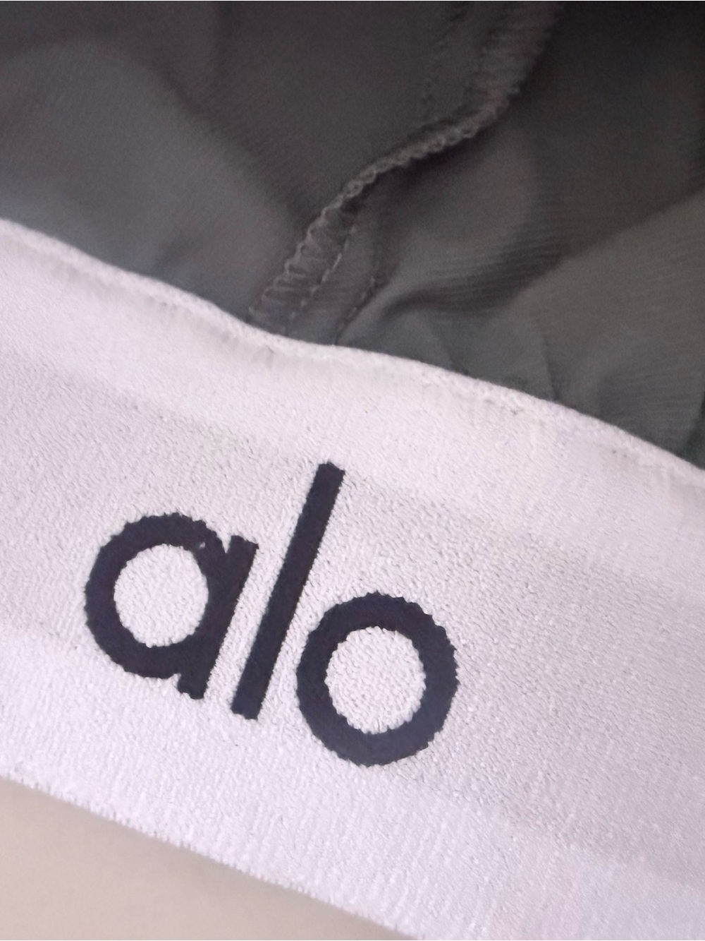 ALO Yoga Men's and Women Gray Cargo Pants with Ankle Zippers - Picture 2 of 12